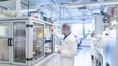 Henkel: Miljöbedömning i praktiken – hur väljer man rätt kemikalier?