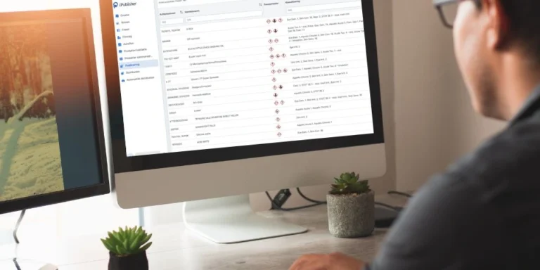 EHS-ansvarig som arbetar i iPublisher för att uppdatera säkerhetsdatablad (SDB) enligt CLP och REACH"